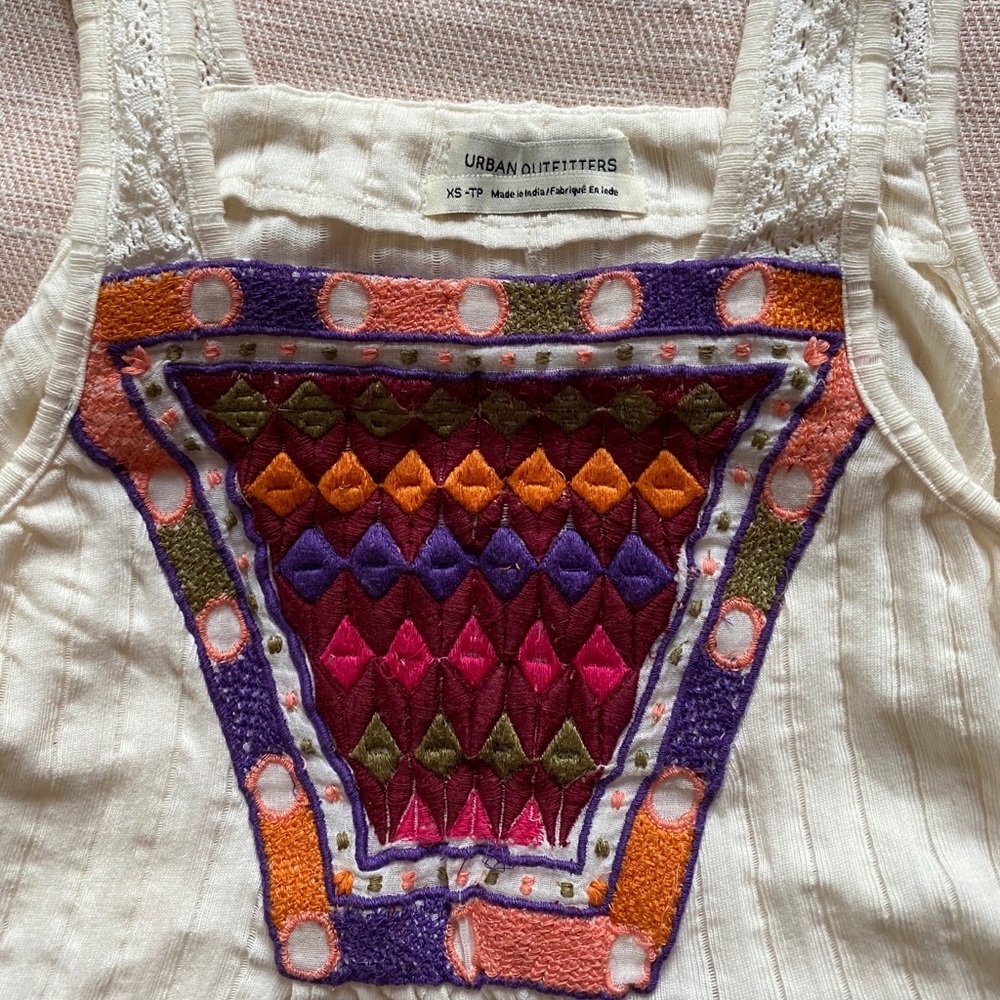 Floral embroidered tank top